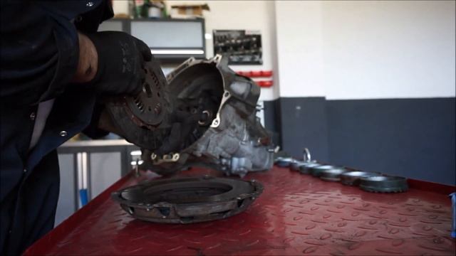 VW Touran 1.2l 2011 Schaltgetriebe macht Geräusche Teil 1 смотреть онлайн