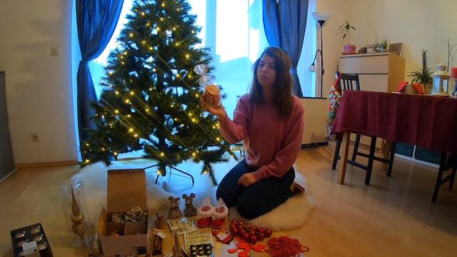 HOW TO DECORATE A CHRISTMAS TREE 2020? Ideas and ready solutions in GERMANY | Keep your eggs warm. смотреть онлайн