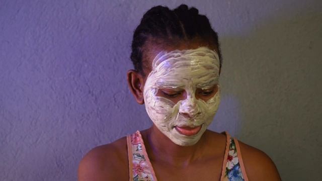 Deep Cleanse face mask using Indian Healing Clay/ Aztec Secret смотреть онлайн