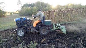 Фрезерование огорода самодельным мини трактором