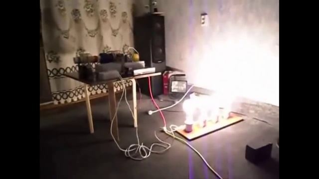 Демонстрация БТГ 2 кВт. "Воронка" Теслы. смотреть онлайн
