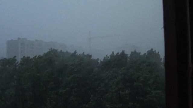 Сильный ливень с грозой в г.Рогачев 28.07.2010г. Часть 2. смотреть онлайн