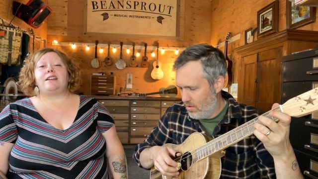 #740- Nicole’s Choice- Mastergrade Myrtle Baritone Ukulele смотреть онлайн