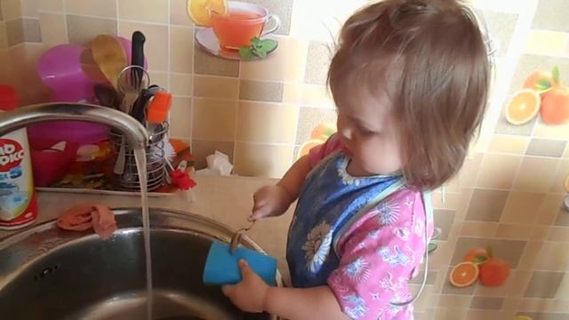 Дочка-помощница. 1 год и 7 месяцев смотреть онлайн
