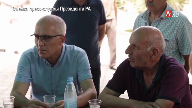 Знаменитое кафе «Брехаловку», посетили Аслан Бжания и Бадра Гунба смотреть онлайн