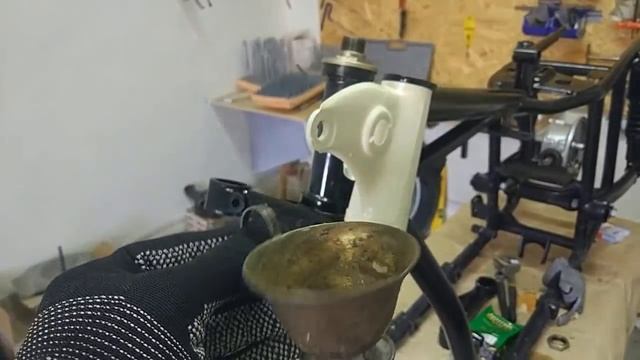 Собираю вилку мотоцикла УРАЛ смотреть онлайн