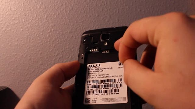 Blu M5 Studio.... Remove / Install SIM CARD AND MEMORY CARD смотреть онлайн