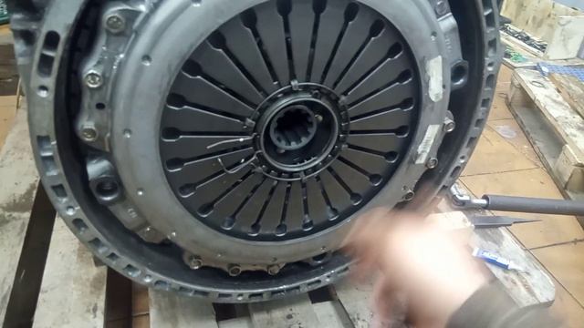 ЯМЗ 650-651 как установить выжимной подшипник. смотреть онлайн