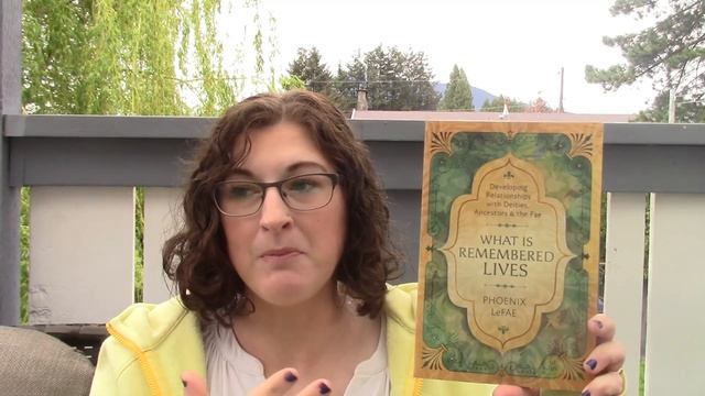 361. April Favorites! TV Shows, Books, Incenses, Decks, and more! смотреть онлайн