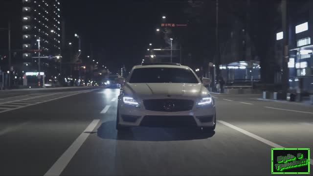 Красотка и Белый Мерседес CLS 63