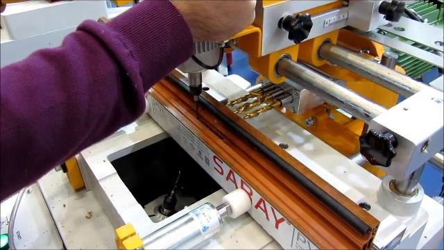 NİKMAK MKMF S-02 ÜÇLÜ KOL YERİ DELME, KOPYA FREZE VE OTOMATİK SU TAHLİYE KANALLARI AÇMA MAKİNASI смотреть онлайн