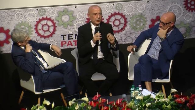 Migranti, Minniti:”Con Libia Italia ha fatto da apripista in Europa” смотреть онлайн