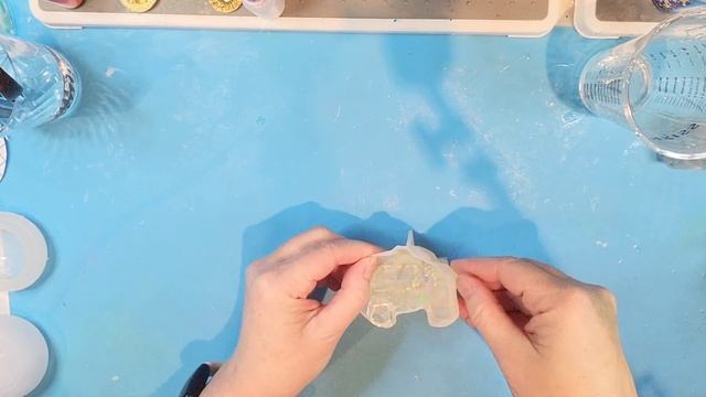 Put *THIS* Inside to Create this STUNNING Faceted Diy Resin Bear! смотреть онлайн