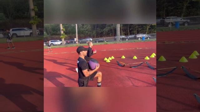 Salvo Sinardi and Sasha Kondrashova: Training 2022 смотреть онлайн
