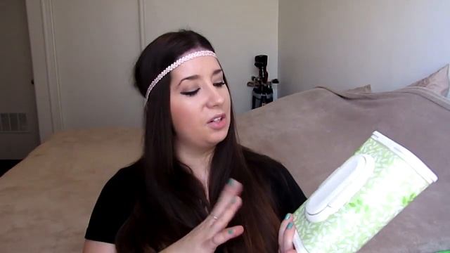 Review of the NEW Huggies Natural Care Wipes Container смотреть онлайн