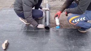 Ремонт крыши гаража рубероидом, битумным праймером и стеклоизолом.