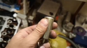 Съёмник маслосъёмных колпачков