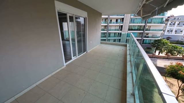 Квартира 3+1 с отдельной кухней и большим балконом в Махмутларе смотреть онлайн