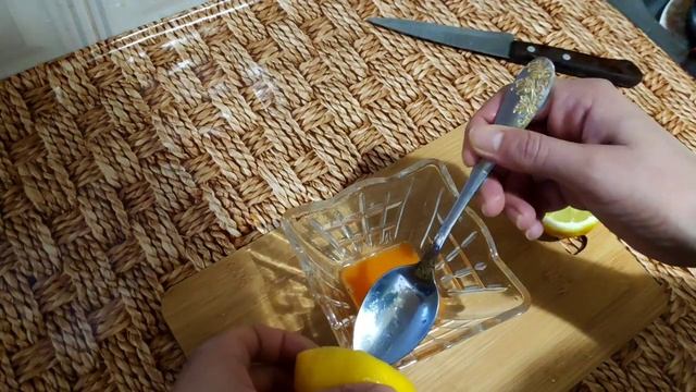 Отбеливание зубов в домашних условиях за 3 минуты || Как естественным образом отбелить желтые зубы! смотреть онлайн