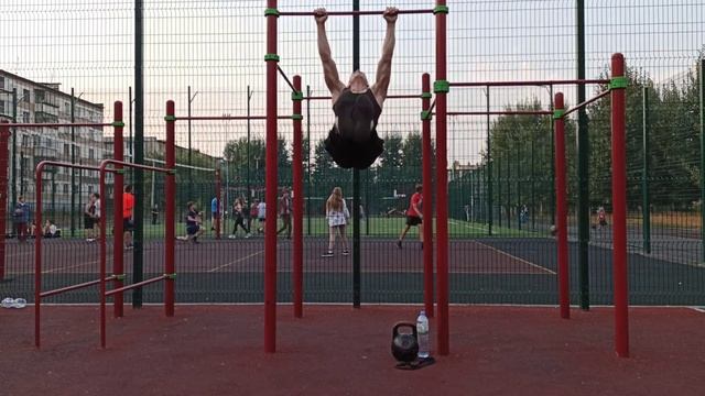 ГУСЕН-ПОДЪЁМЫ НОГ К ПЕРЕКЛАДИНЕ НА 21 РАЗ ЧИСТО+4 ПОДТЯГИВАНИЯ / КАСАЕМСЯ ТЫЛЬНОЙ СТОРОНОЙ СТОПЫ смотреть онлайн