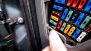 Как отключить сигнализацию на Рено Симбол  Renault symbol,кнопка валет,где она находится?