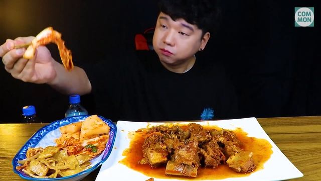 SUB) MUKBANG / 추석명절음식 돼지갈비 찜 먹방 / 국물에 밥까지 비벼서 먹어용 / 돼지갈비찜 ASMR / Eating sound and show смотреть онлайн