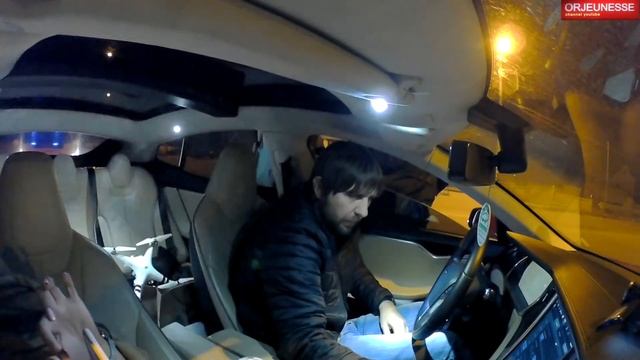 Погоня ? Tesla vs Полиция Prius Выйти руки на капот ???♂️??♂️ смотреть онлайн