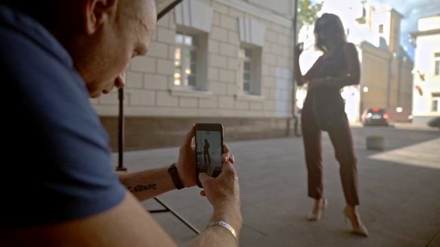 Фэшн-съемка на iPhone. Смартфон и импульсный свет | #ProСвет смотреть онлайн