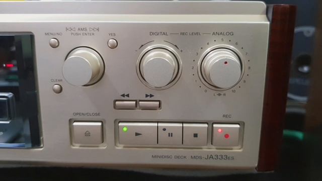 (Đã bán) Chỉ bỏ ra 1/3 của 45 triệu để sở hữu đầu MD Sony JA333ES (3236) đẹp xuất sắc (0907406222). смотреть онлайн