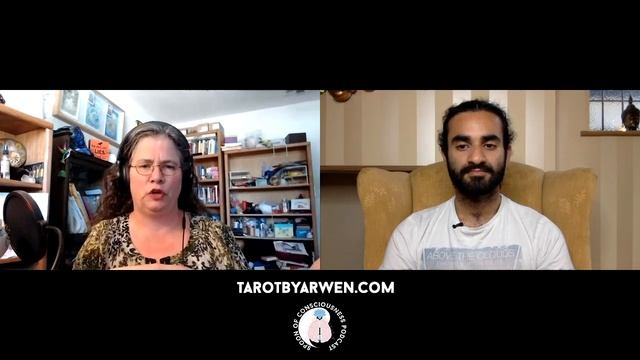 TAROT? LENORMAND? ORACLE? WHAT ARE THE DIFFERENT TYPES OF DIVINATION CARDS? | SOC PODCAST смотреть онлайн