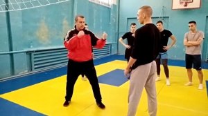 Удары руками / Защита от ударов руками / Боевые приемы борьбы МВД России (ФСИН России, ФСБ России)