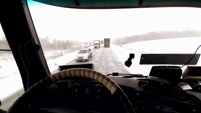 М-5 ЗАВАЛИЛО СНЕГОМ УРАЛ СТОИТ...От Иркутска до Москвы... смотреть онлайн