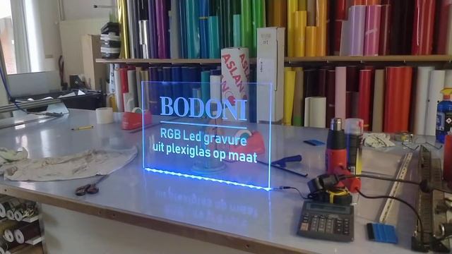 Bodoni v.o.f. Belettering & Reclame | RGB Led gravure uit plexiglas op maat! ???? смотреть онлайн