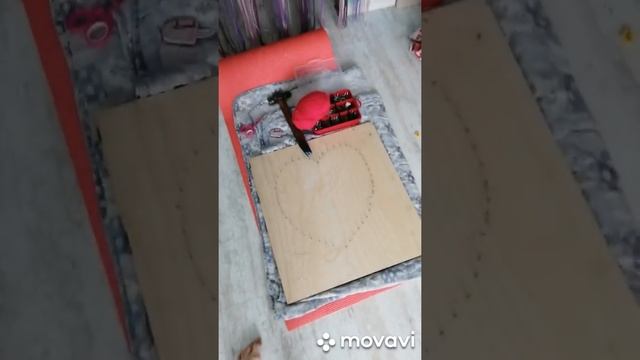 Наше первое видео! Делаем настенное украшение виде сердца. Из ниток и гвоздей?! смотреть онлайн