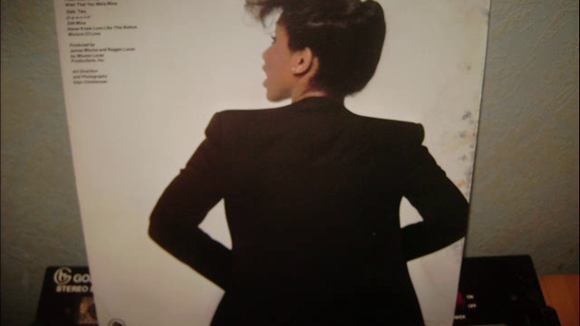 STEPHANIE  MILLS   -   DANCIN  ' 