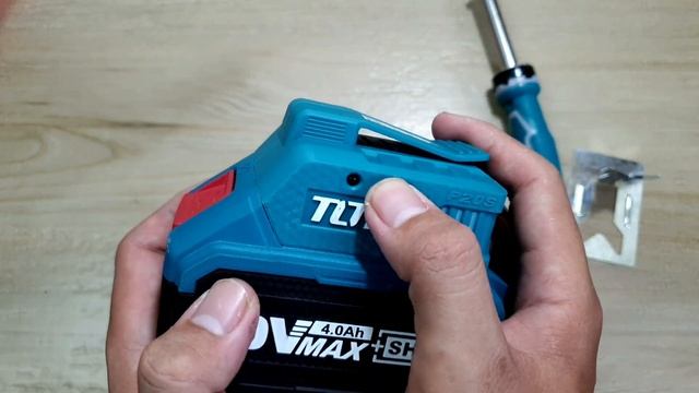 REVIEW Mỏ hàn chì xài pin 20v Total TSILI2001 [Clip test thực tế] смотреть онлайн