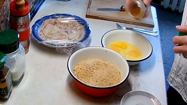Рецепт приготовления КОТЛЕТЫ ПО-КИЕВСКИ смотреть онлайн