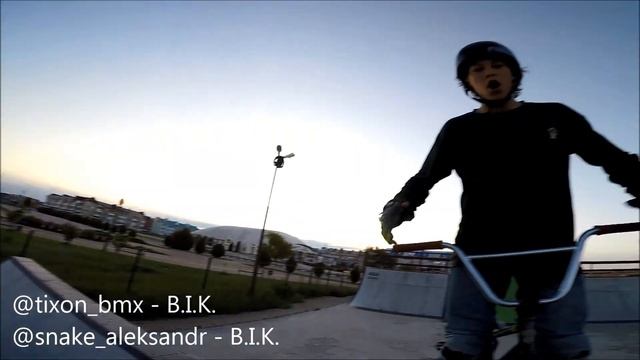 честный GAME OF BIKE :D Снайк vs Тихон (#bmx day 80) смотреть онлайн