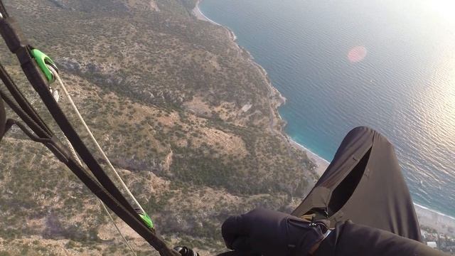 Афигенно красивый полет на закате рядом с облаками в Олюдениз, Бабадаг, старт с 1700. смотреть онлайн