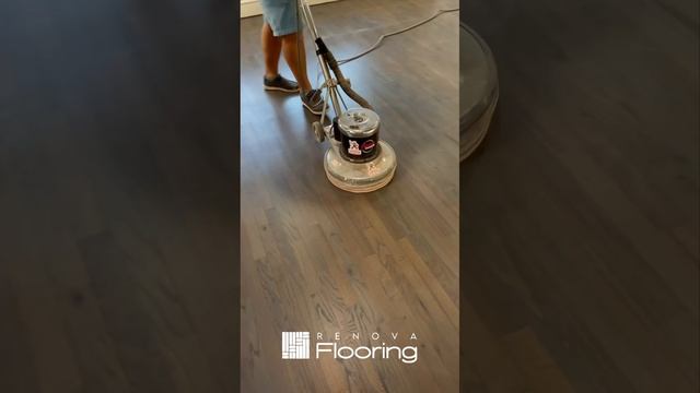 See how the refinishing process of this beautiful wooden floor was !! ✨ смотреть онлайн