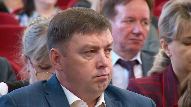 "В добрый путь": новые мировые судьи приняли присягу, двое судей приведены к почетной отставке. смотреть онлайн