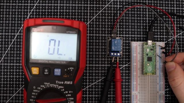 Raspberry Pi Pico Tutorial - 5V Relay Module смотреть онлайн