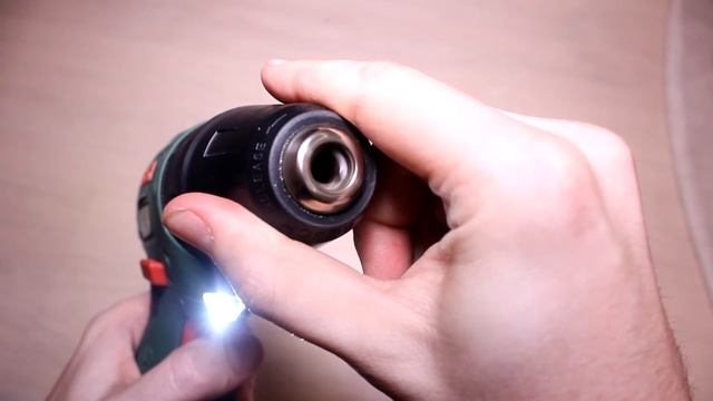 Как заточить карандаш за 1 секунду !? смотреть онлайн