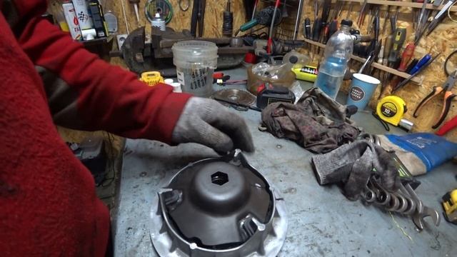 Квадроцикл  не едет. вклинило вариатор ?