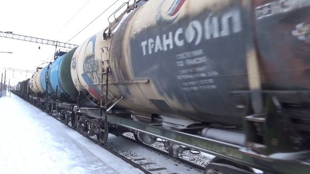 Электровоз ВЛ80С-2130/2136 с грузовым поездом смотреть онлайн