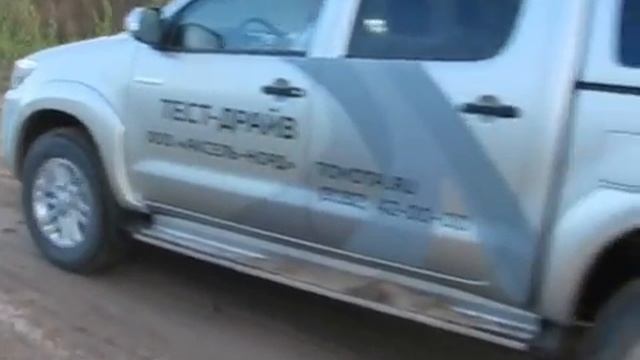 NP 300 and Hilux смотреть онлайн