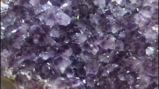 Amethysts from Aladdins Cave смотреть онлайн
