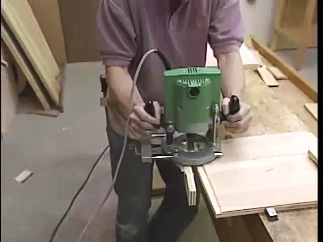 Столярные работы с ручным фрезером (Router Joinery)