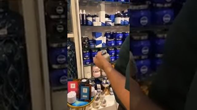 Happy with Chris Norwood: Store Walkthrough of Tipton & Hurst смотреть онлайн