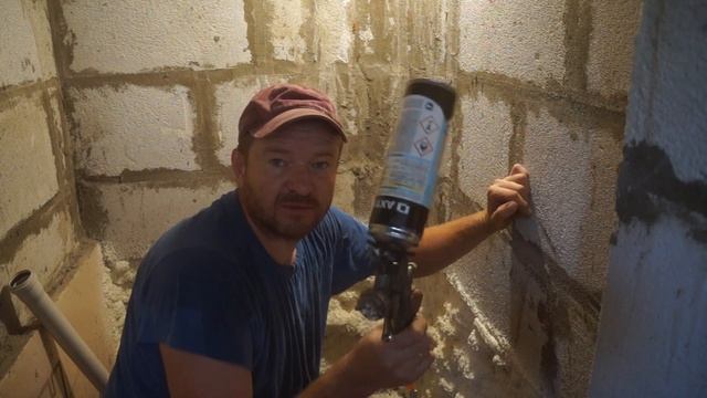 Распыление монтажной пены на стену! смотреть онлайн